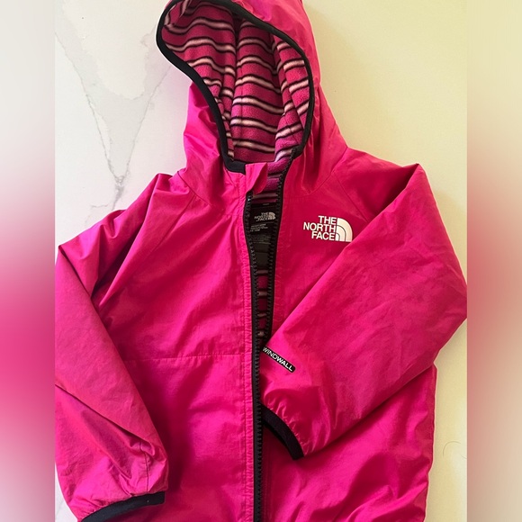 EUC The North Face 12-18 month Reversible Windwall/fleece jacket - Picture 3 of 10